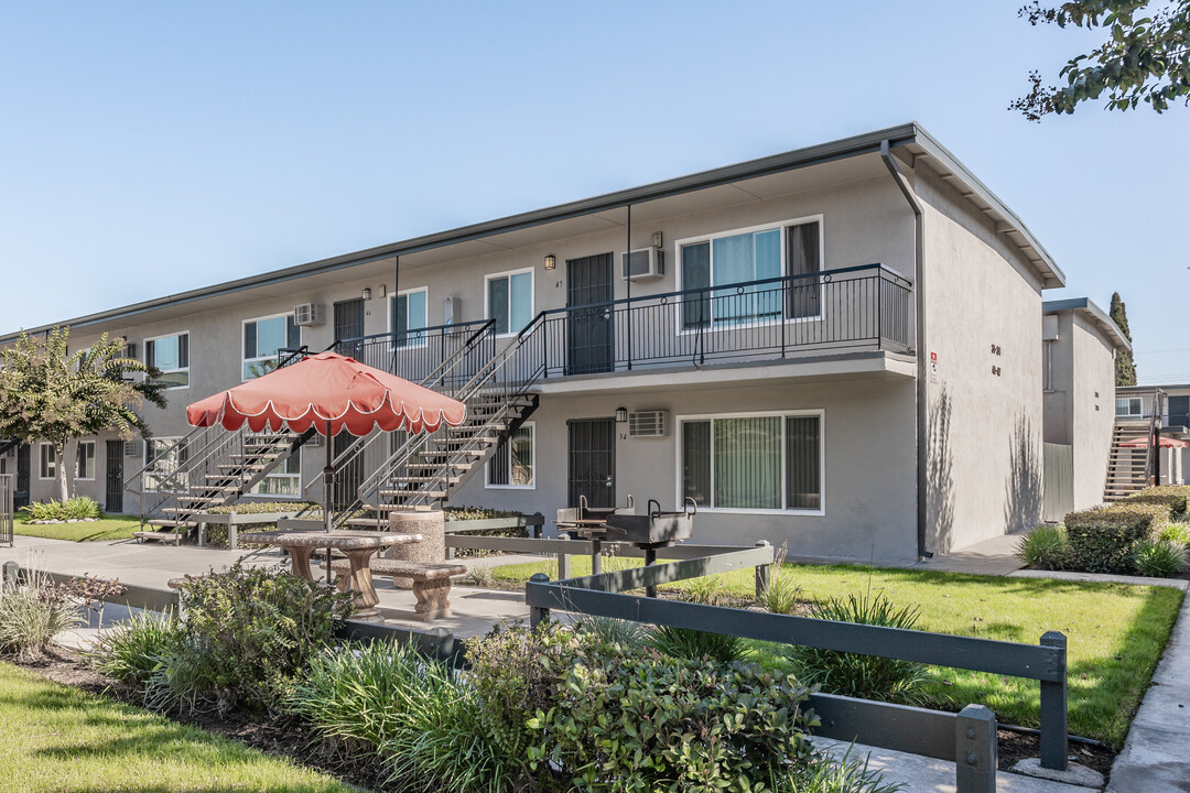 Stonecrest Pointe Apartments in Fullerton, CA - Building Photo