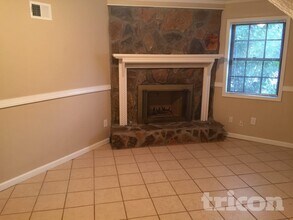 200 Gage Ct, Unit 1492-306 in Fairburn, GA - Building Photo - Building Photo