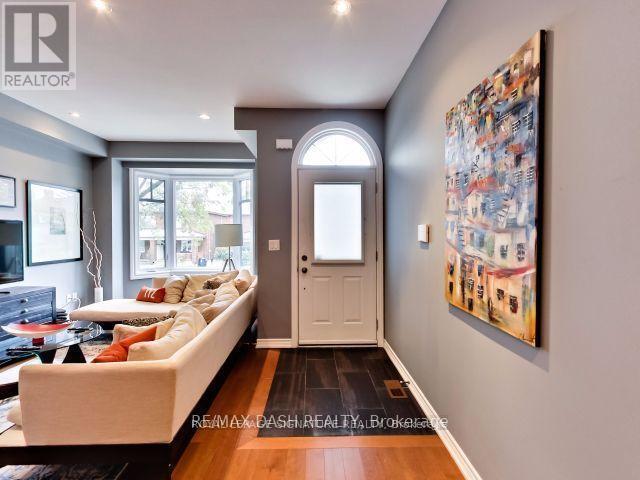 82 Robina Ave in Toronto, ON - Building Photo - Building Photo