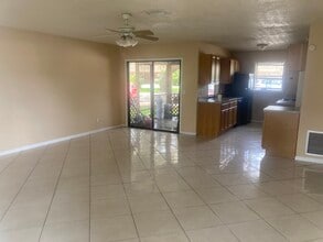 528 Grapefruit Ave in Sebring, FL - Foto de edificio - Building Photo