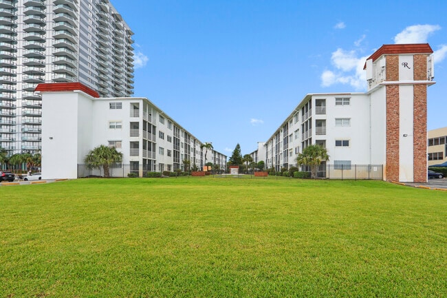 4500 N Flagler Dr in West Palm Beach, FL - Building Photo - Building Photo
