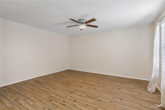 1105 W Stubbs St, Unit 1 in Edinburg, TX - Building Photo - Building Photo