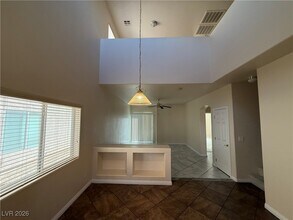 5073 Tunnel Falls Dr in Las Vegas, NV - Building Photo - Building Photo