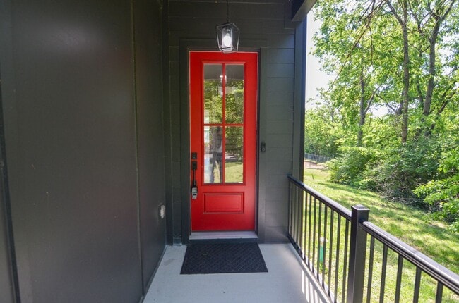 411 Mcadoo Ave in Nashville, TN - Foto de edificio - Building Photo