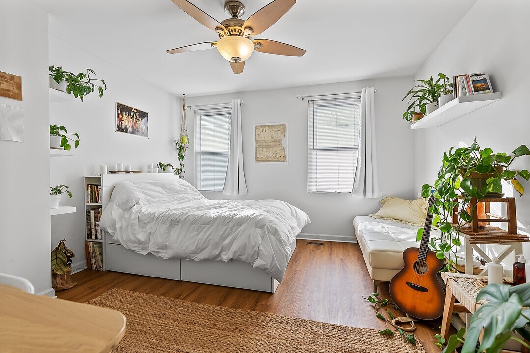 1623 Edgley St Photo