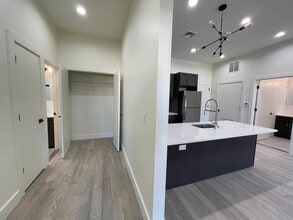 604 Bloomfield in Bloomfield, NJ - Foto de edificio - Building Photo