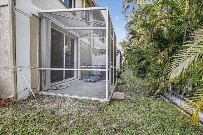 5436 NW 90th Terrace in Sunrise, FL - Building Photo - Building Photo