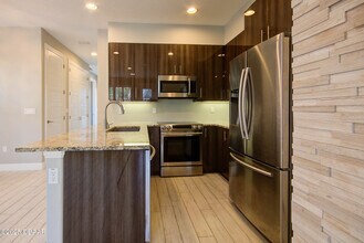 1320 N Beach St in Ormond Beach, FL - Building Photo - Building Photo