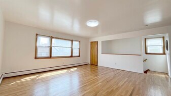 421 Manila Ave in Jersey City, NJ - Building Photo