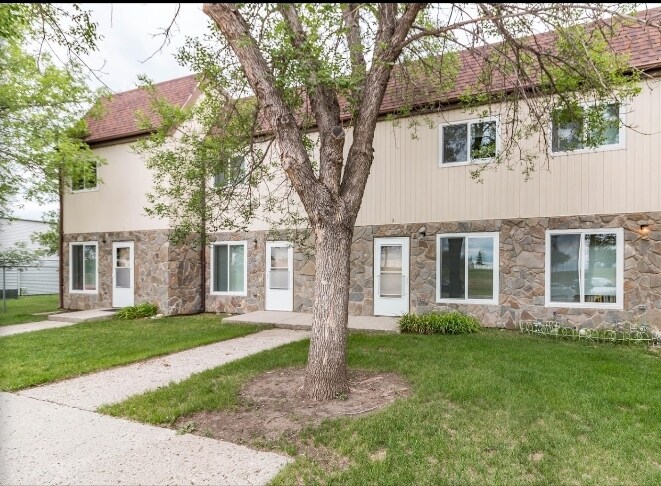 Gateway Apartments in Beulah, ND - Building Photo