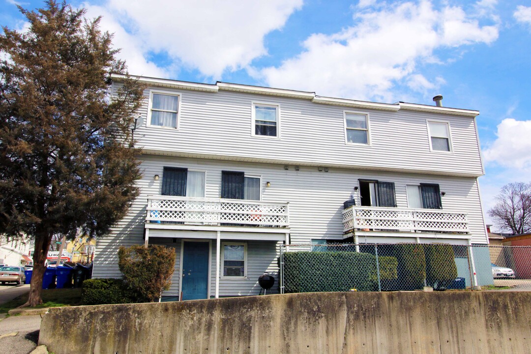 30 Sheridan St in Providence, RI - Building Photo