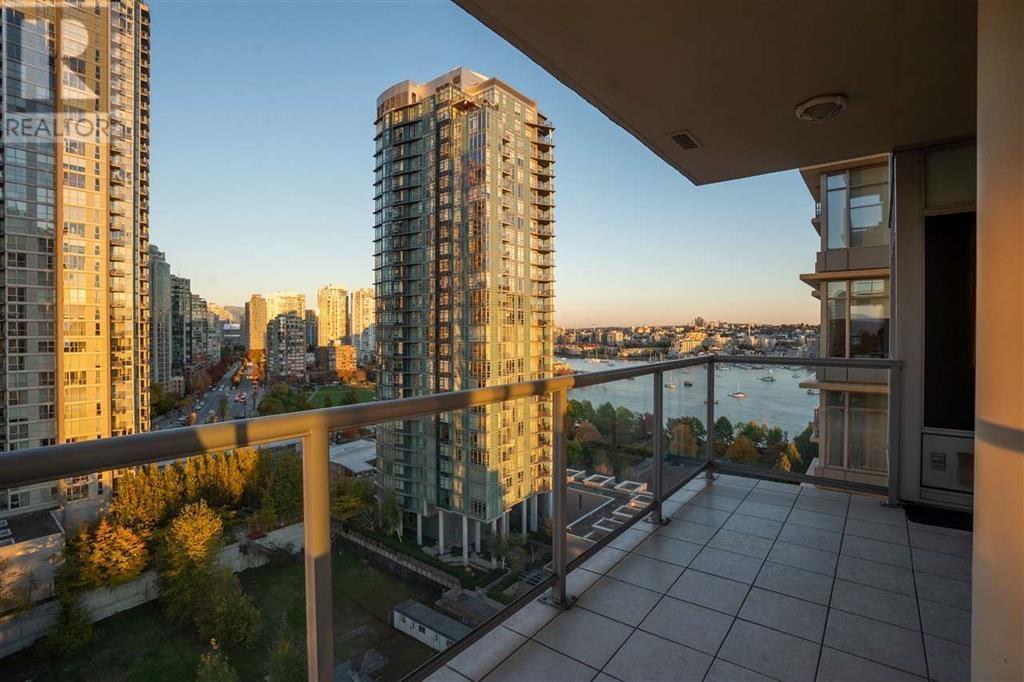 428-1428 Beach Crescent in Vancouver, BC - Building Photo