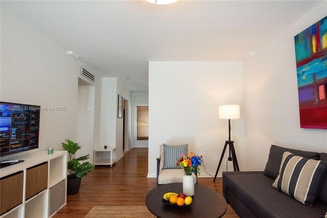 1150 Euclid Ave in Miami Beach, FL - Building Photo - Building Photo