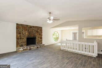 5168 Legendary Ln in Acworth, GA - Building Photo - Building Photo