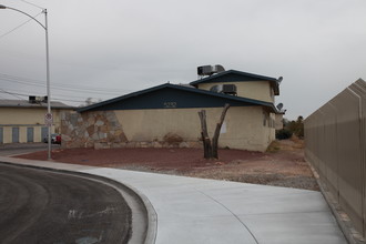 5232 Gwen Pl in Las Vegas, NV - Building Photo - Building Photo