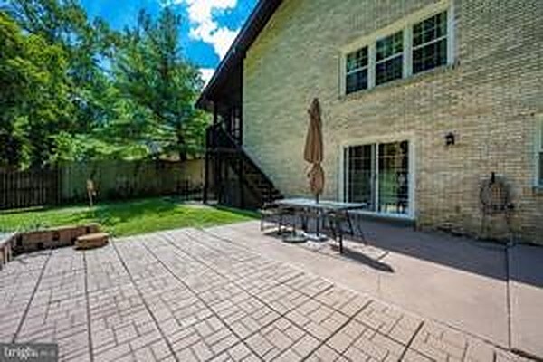 13609 Creekside Dr in Silver Spring, MD - Building Photo