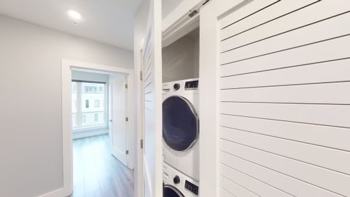 55 W 5th St, Unit 1 in Boston, MA - Building Photo - Building Photo