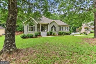 70 Indian Bluff Dr in Sharpsburg, GA - Building Photo - Building Photo