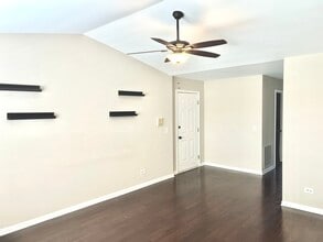 1288 N Red Oak Cir in Round Lake Beach, IL - Building Photo - Building Photo