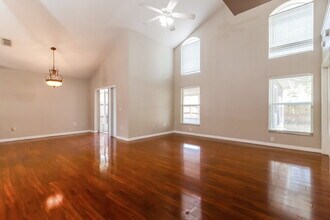 609 Sunset Beach Ct in Valrico, FL - Building Photo - Building Photo