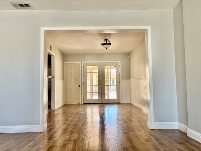 706 W Grand Blvd in Corona, CA - Building Photo - Building Photo