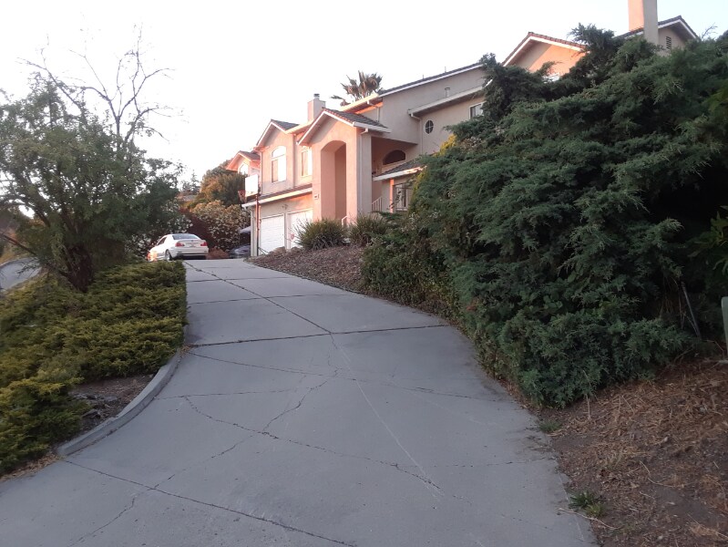 10072 Roseview Dr in San Jose, CA - Building Photo