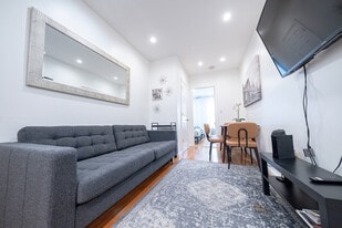 2025 2nd Ave in New York, NY - Building Photo