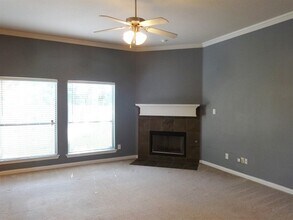 500 Hidden Meadow Ct in Desoto, TX - Foto de edificio - Building Photo