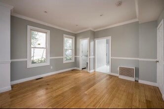 136 Ege Ave in Jersey City, NJ - Building Photo - Building Photo
