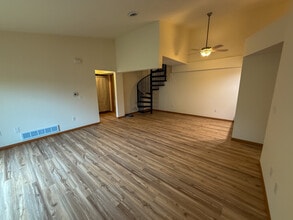 5022 Paulson Ct in McFarland, WI - Building Photo - Building Photo