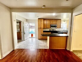 8806 Madison Ave in La Mesa, CA - Building Photo