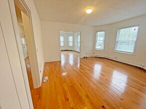301 Lexington St in Newton, MA - Building Photo - Building Photo