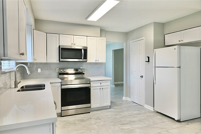 7207 San Pablo Dr
