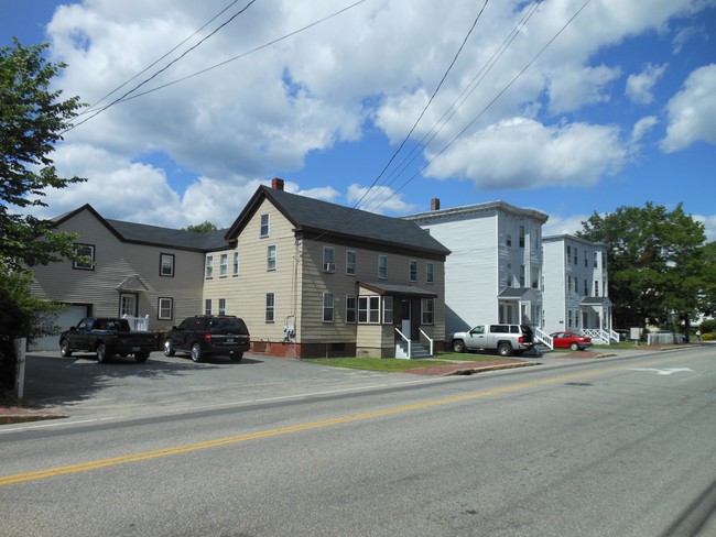 130 Elm St in Saco, ME - Foto de edificio - Building Photo