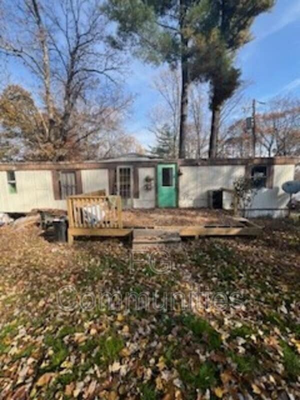 property at 15 Tradewind Dr