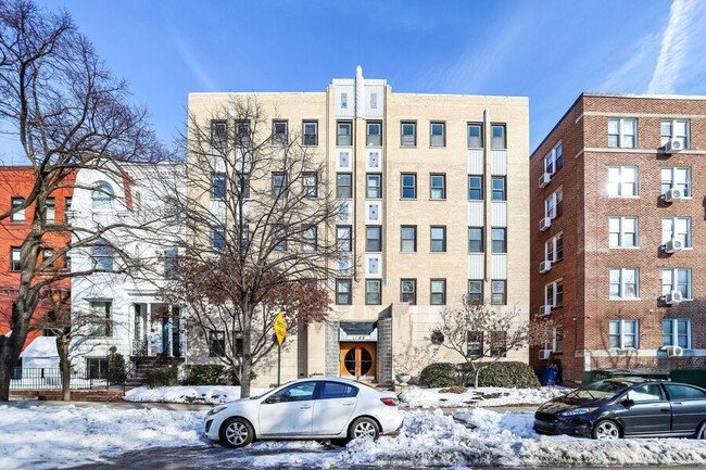 1727 R St NW in Washington, DC - Building Photo - Building Photo