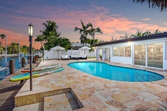 2015 N Hibiscus Dr in North Miami, FL - Building Photo - Building Photo