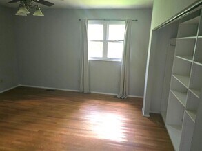 13032 Old Farm Dr in St. Louis, MO - Building Photo - Building Photo