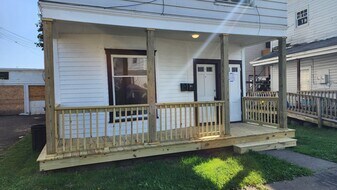 8 Walker Ave in Bradford, PA - Building Photo