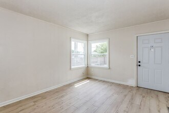 1802 N Market St in Wichita, KS - Foto de edificio - Building Photo