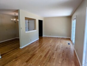 824 University St in Healdsburg, CA - Building Photo - Building Photo