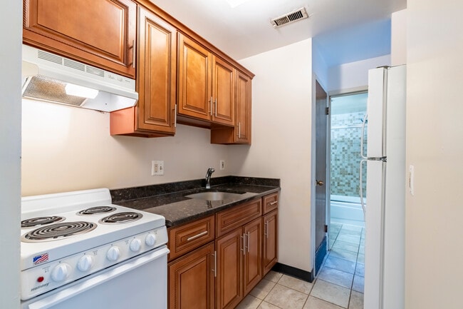 Tradewind Apartments