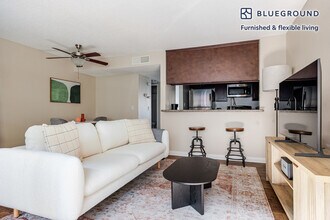 611 N Howard St in Glendale, CA - Building Photo - Building Photo