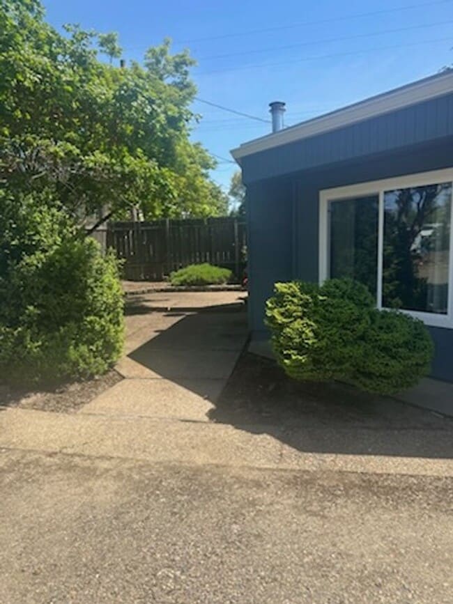 2090 SW 3rd St in Corvallis, OR - Building Photo - Building Photo