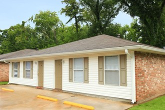 Chateau Audubon Apartments in Thibodaux, LA - Building Photo - Building Photo