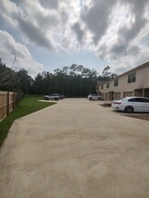 5670 Shadowbend Cir N in Lumberton, TX - Foto de edificio - Building Photo