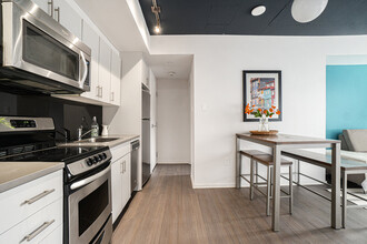 101 Champagne Ave S in Ottawa, ON - Building Photo - Building Photo