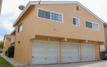 1215 Amethyst St in Redondo Beach, CA - Building Photo - Building Photo