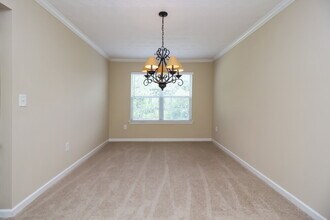 4065 Crescent Walk Ln NE in Suwanee, GA - Building Photo - Building Photo