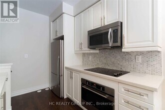 47 Hargrave Ln in Toronto, ON - Building Photo - Building Photo
